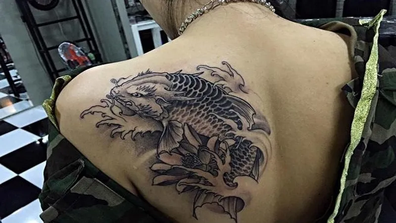 Mẫu hình xăm tuổi tuất cá chép