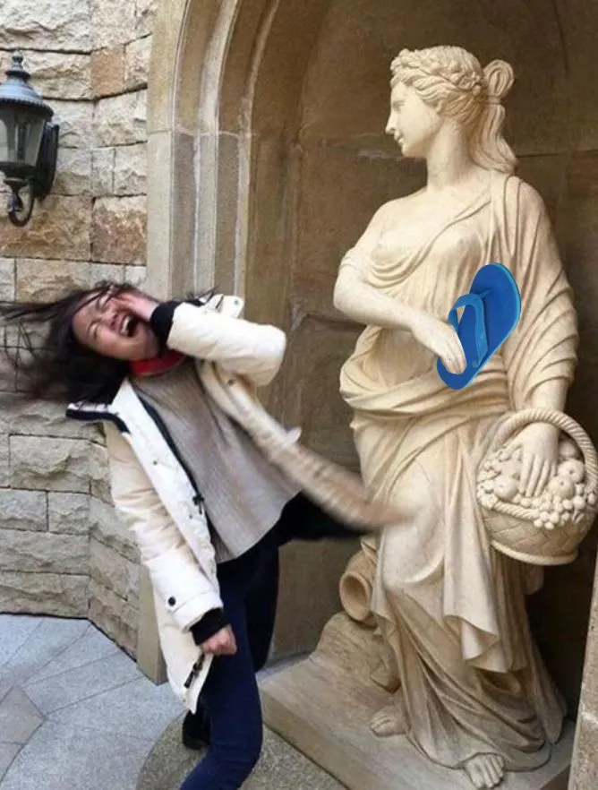 ảnh meme cầm dép tát