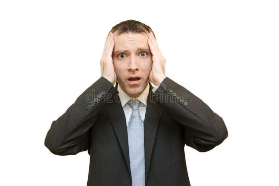Meme sợ hãi ôm đầu