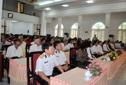 Toàn cảnh buổi hội thảo về văn trẻ và thơ trẻ