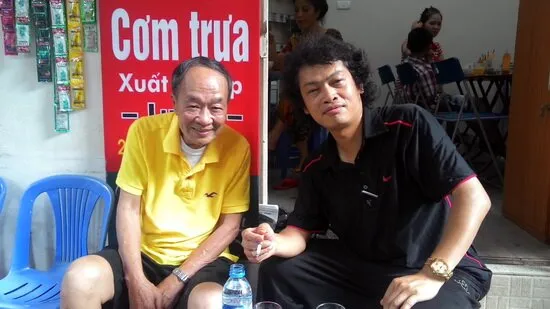Nhà báo Du Tử Lê và nhà báo Tùng Duy