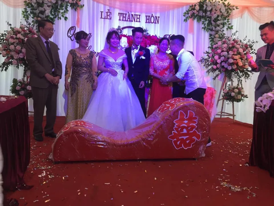 ghế tình yêu ảnh chế