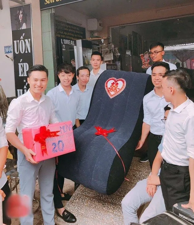 ghế tình yêu ảnh chế