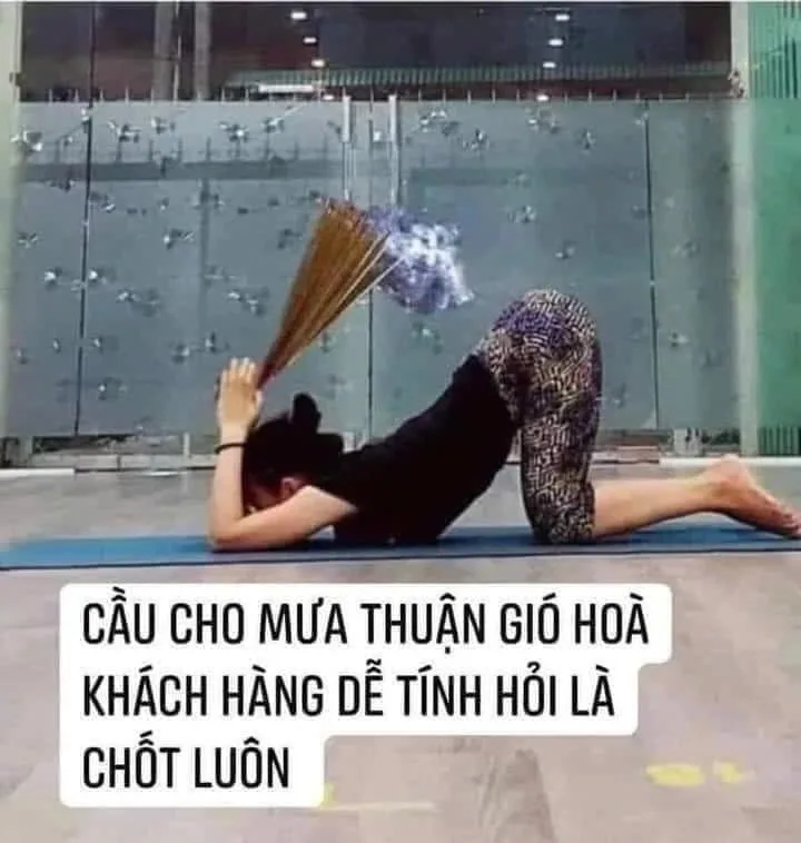 giữ chân khách hàng meme