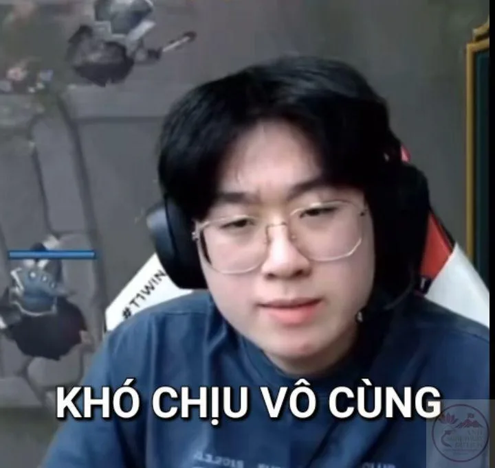 khó chịu vô cùng meme
