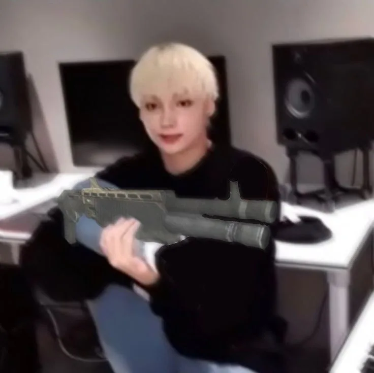 bắn súng meme
