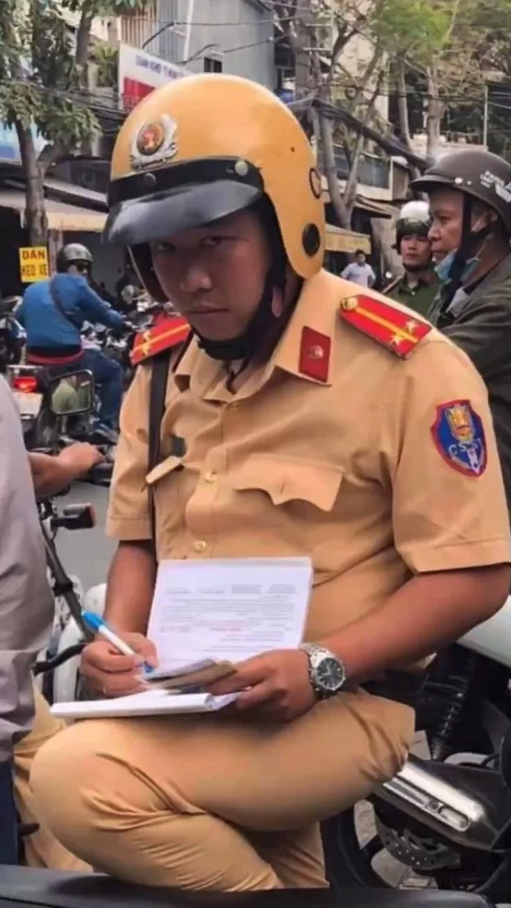 meme công an giao thông