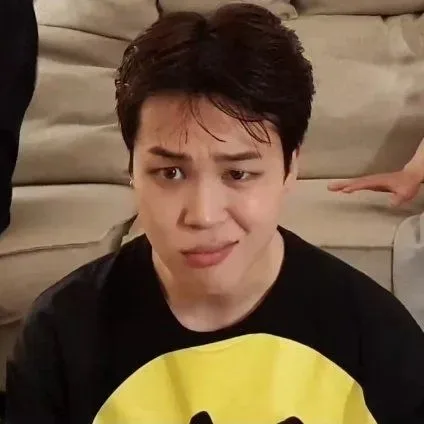 mặt khinh bỉ meme