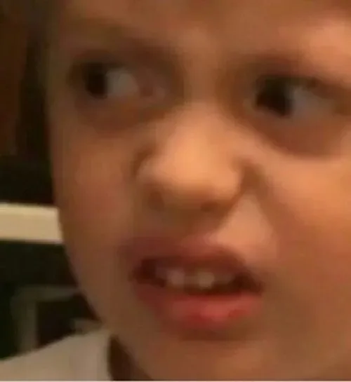 mặt khinh bỉ meme