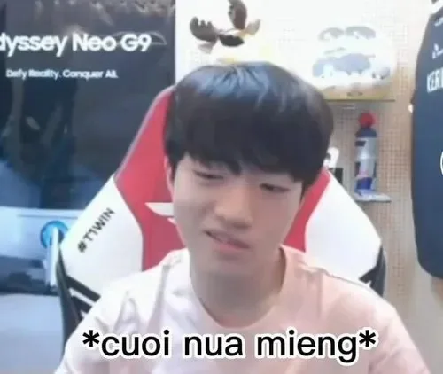 meme nhếch mép