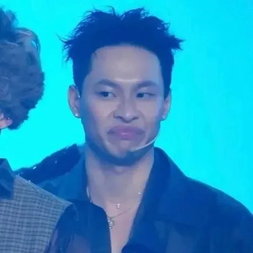 mặt khinh bỉ meme
