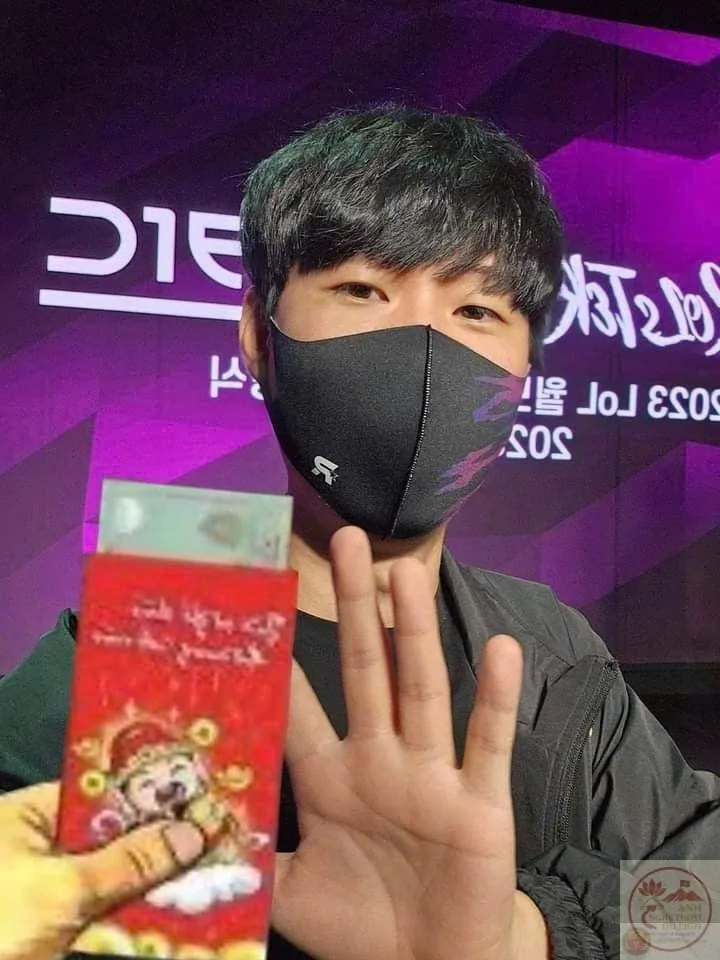 meme lì xì cháu lớn rồi