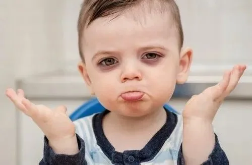 hình ảnh mắt thâm hài hước
