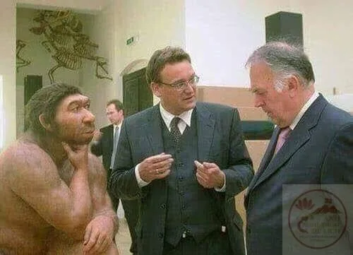 người tối cổ meme