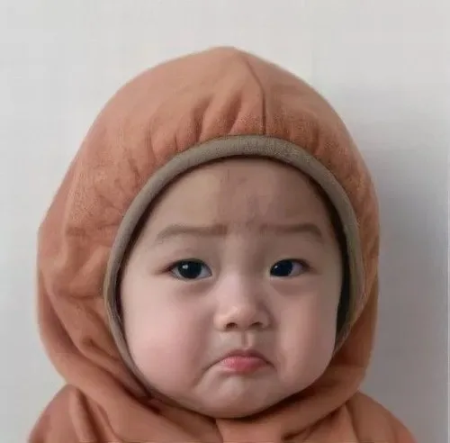 meme em bé tủi thân