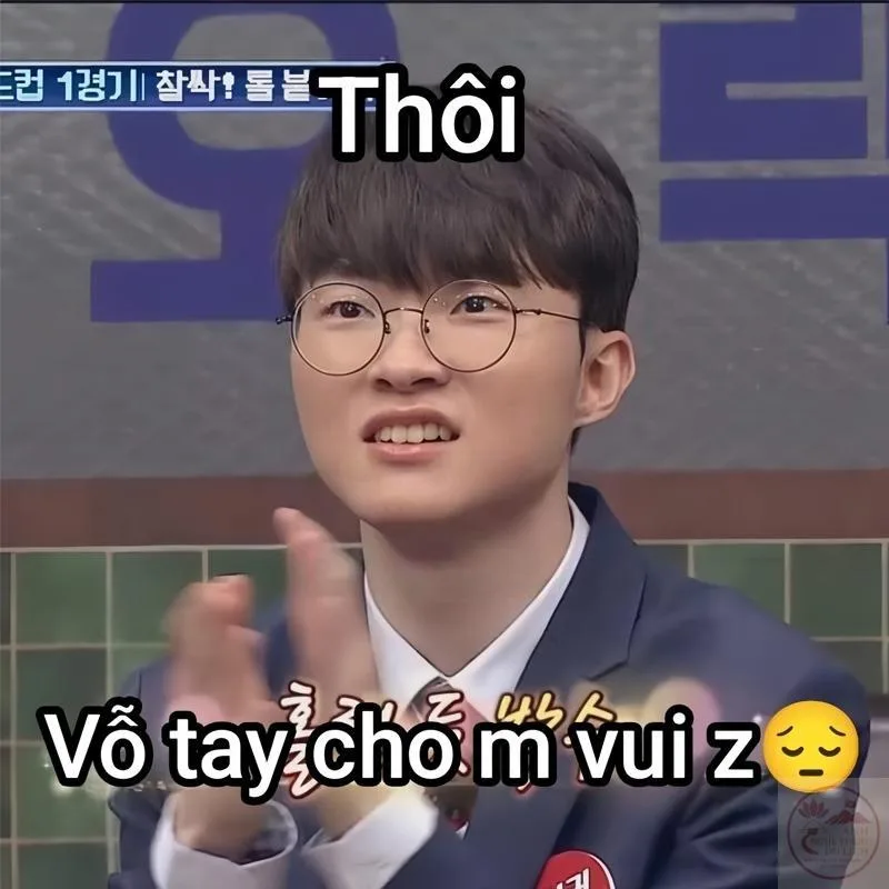meme vỗ tay mỉa mai