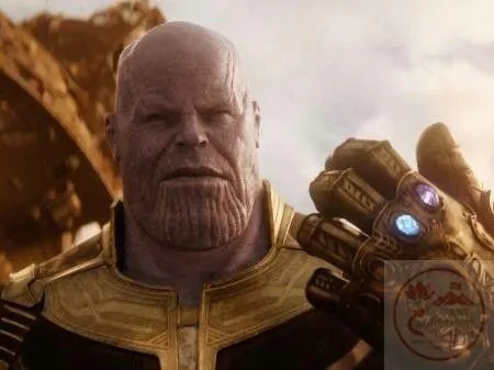 meme thanos búng tay